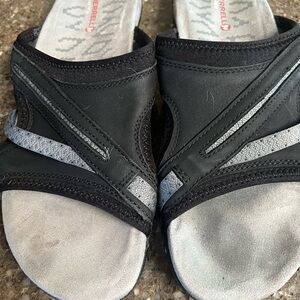 Merrell Select Grip Performance Black and Gray Slip-On Sandals Size 10 Outdoor